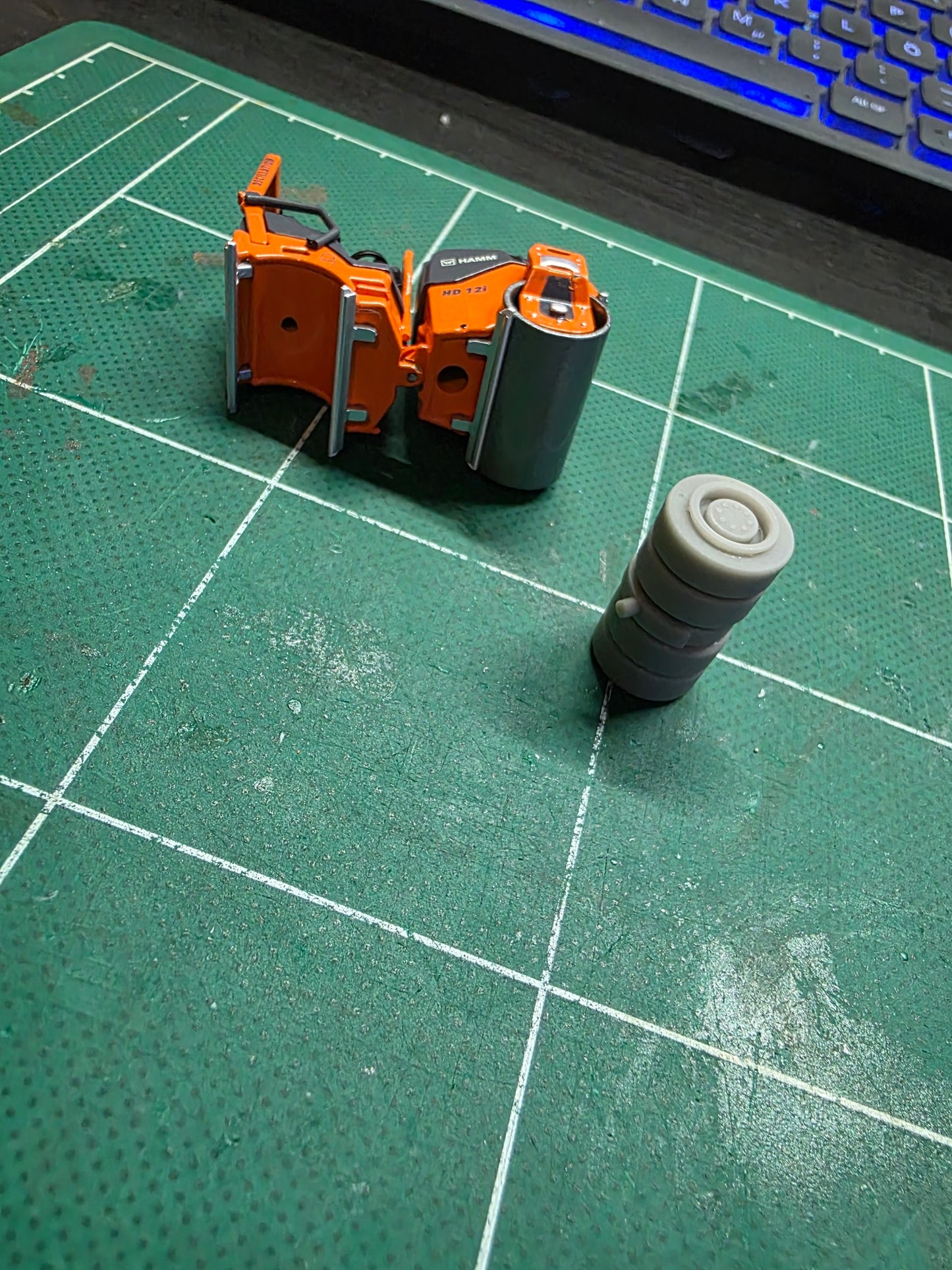 Gummirad Umbausatz für die Hamm HD 12 Im Maßstab 1/50