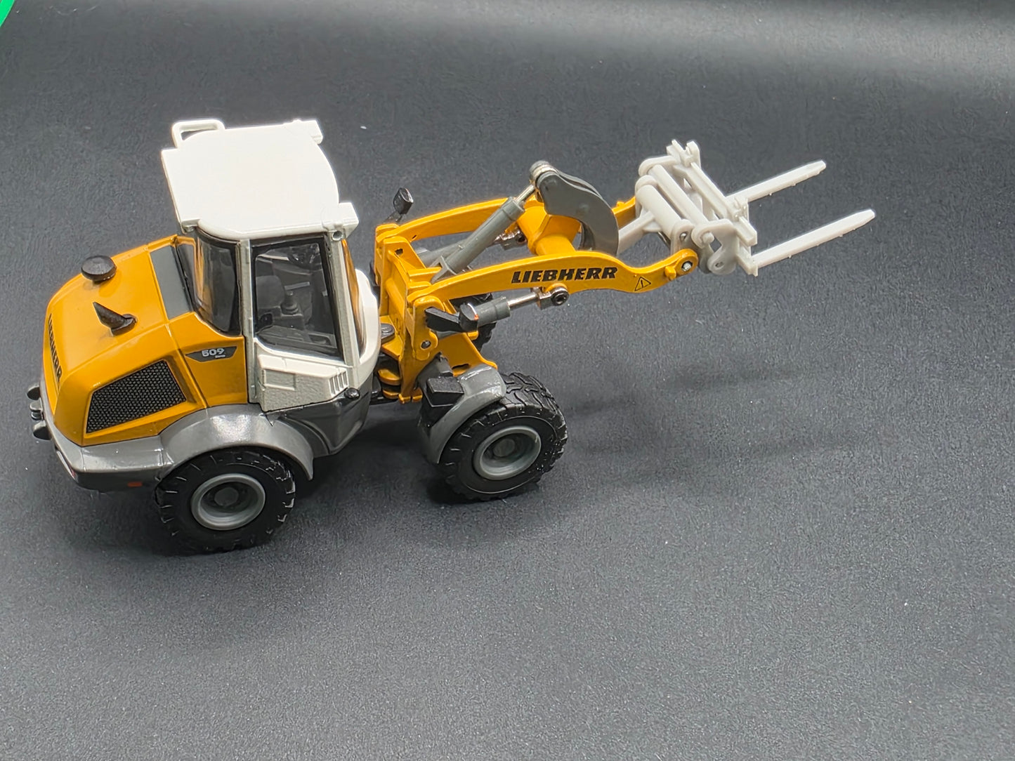 Schnellwechsler inkl. Gabel für Hublader von Conrad Liebherr 509 und ähnlich