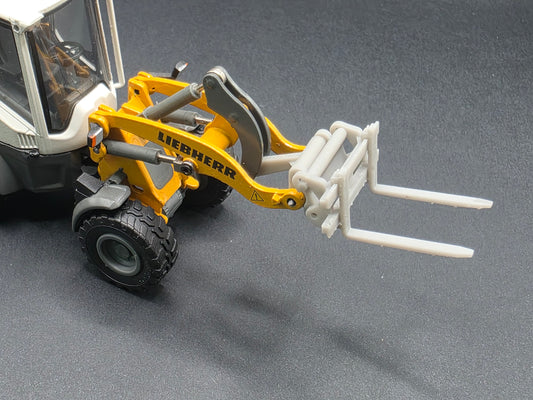 Schnellwechsler inkl. Gabel für Hublader von Conrad Liebherr 509 und ähnlich