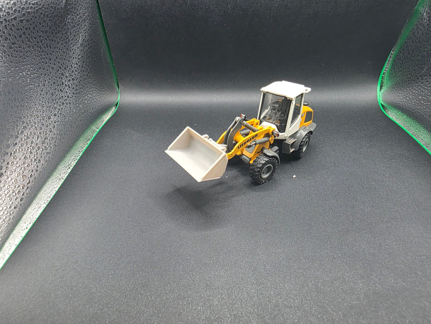 Löffel/Schaufel Für Radlader Anbau im Maßstab 1/50