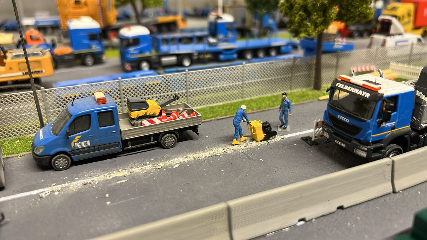 Fugenschneider/Asphalt Schneidmaschine im Maßstab1/87