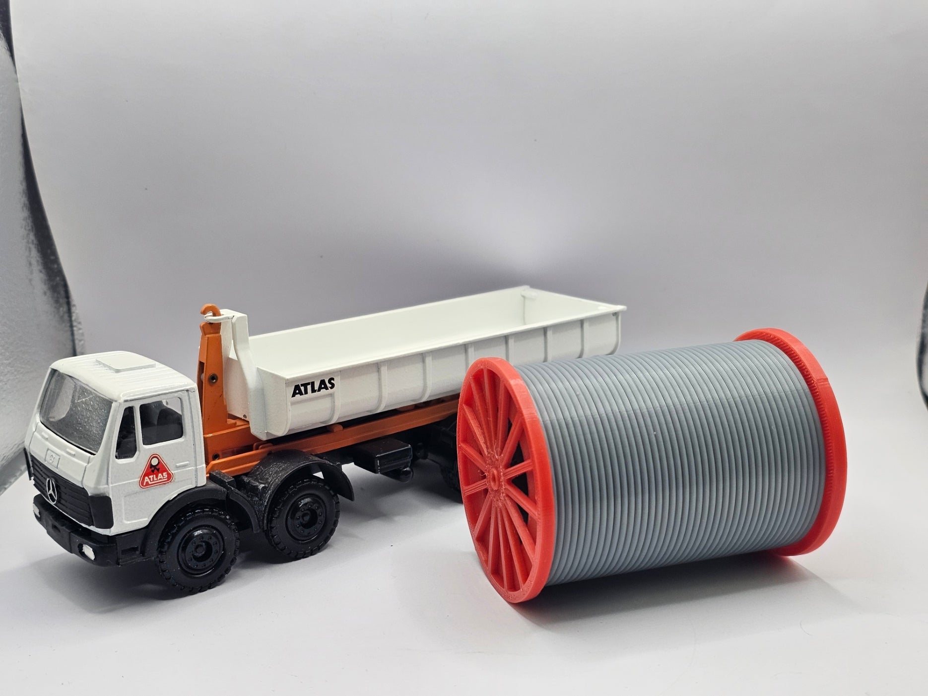 Seiltrommel / Stahlseil 1/50 Ladegut Schwertransport