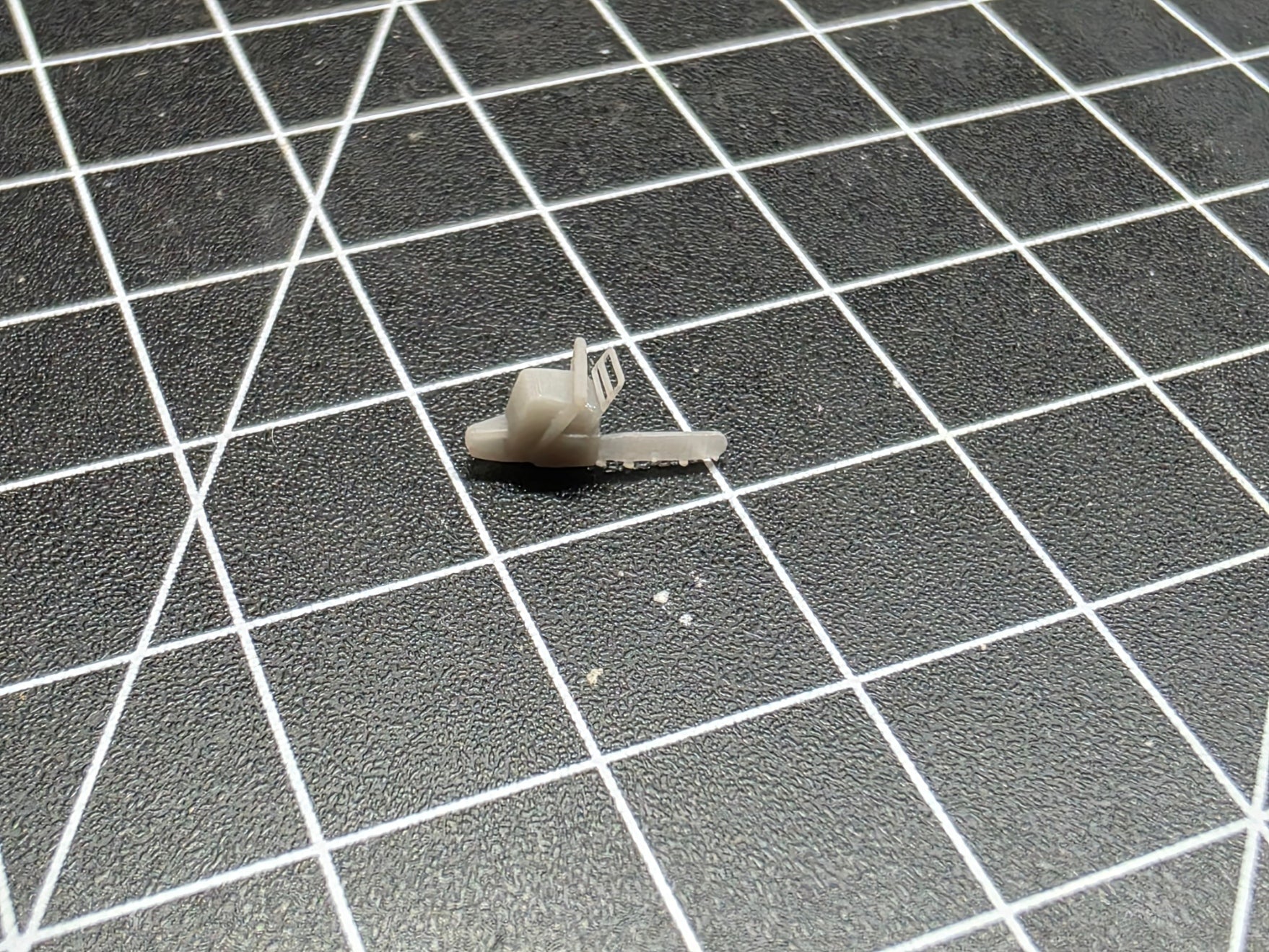 Motorsäge im Maßstab1/87 H0