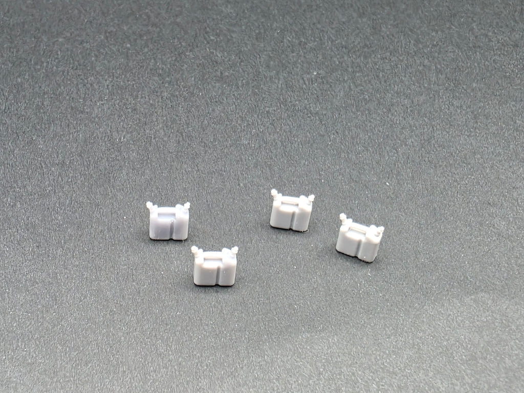 4 x Doppel Kanister für Motorsäge im Maßstab 1/50
