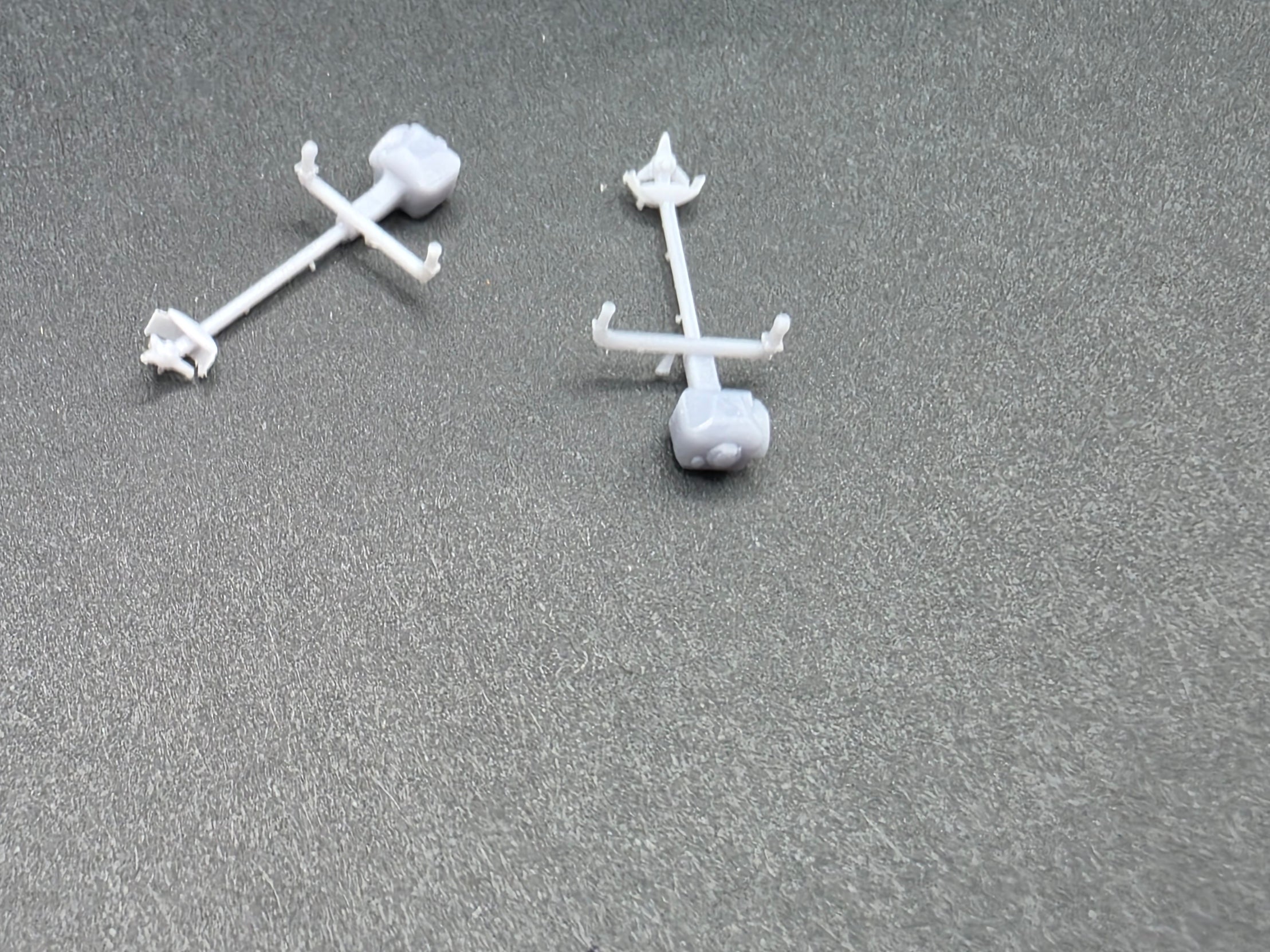 2 x Freischneider/Motorsense im Maßstab 1/87