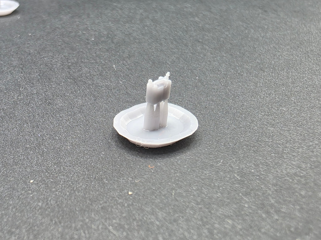 4 x Doppel Kanister für Motorsäge im Maßstab 1/87