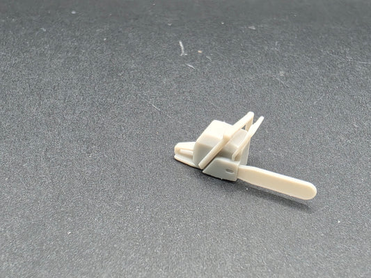 Motorsäge im Maßstab 1/32