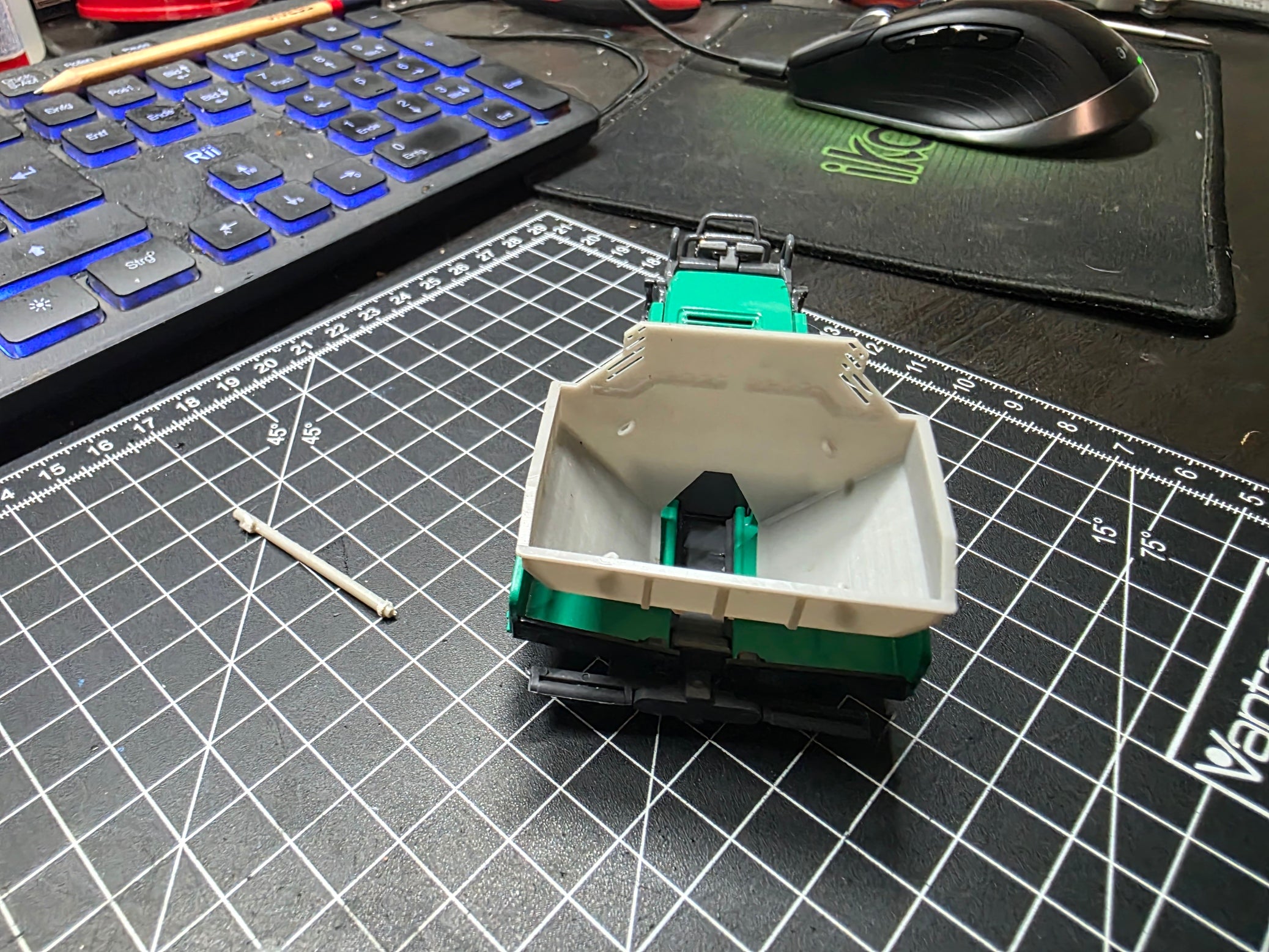 Asphalt Bunker/ Bunker Klein für Gehweg Fertiger im Maßstab1/50