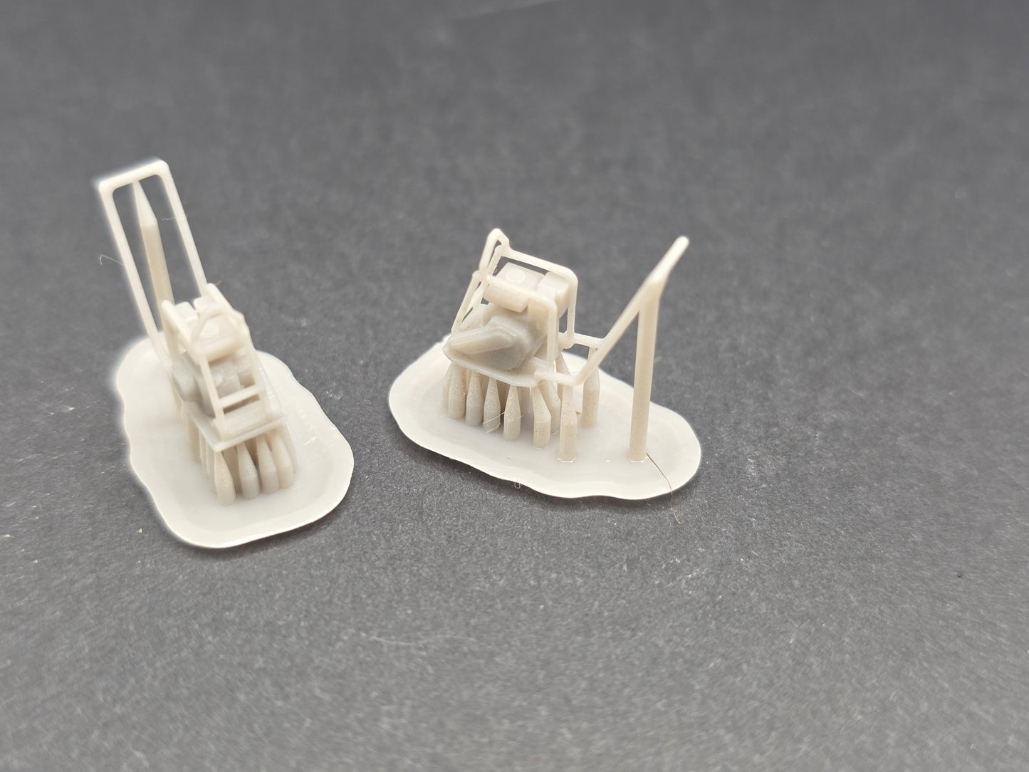 2x Rüttelplatte klein Für Pflaster/Asphalt im Maßstab 1/87 H0