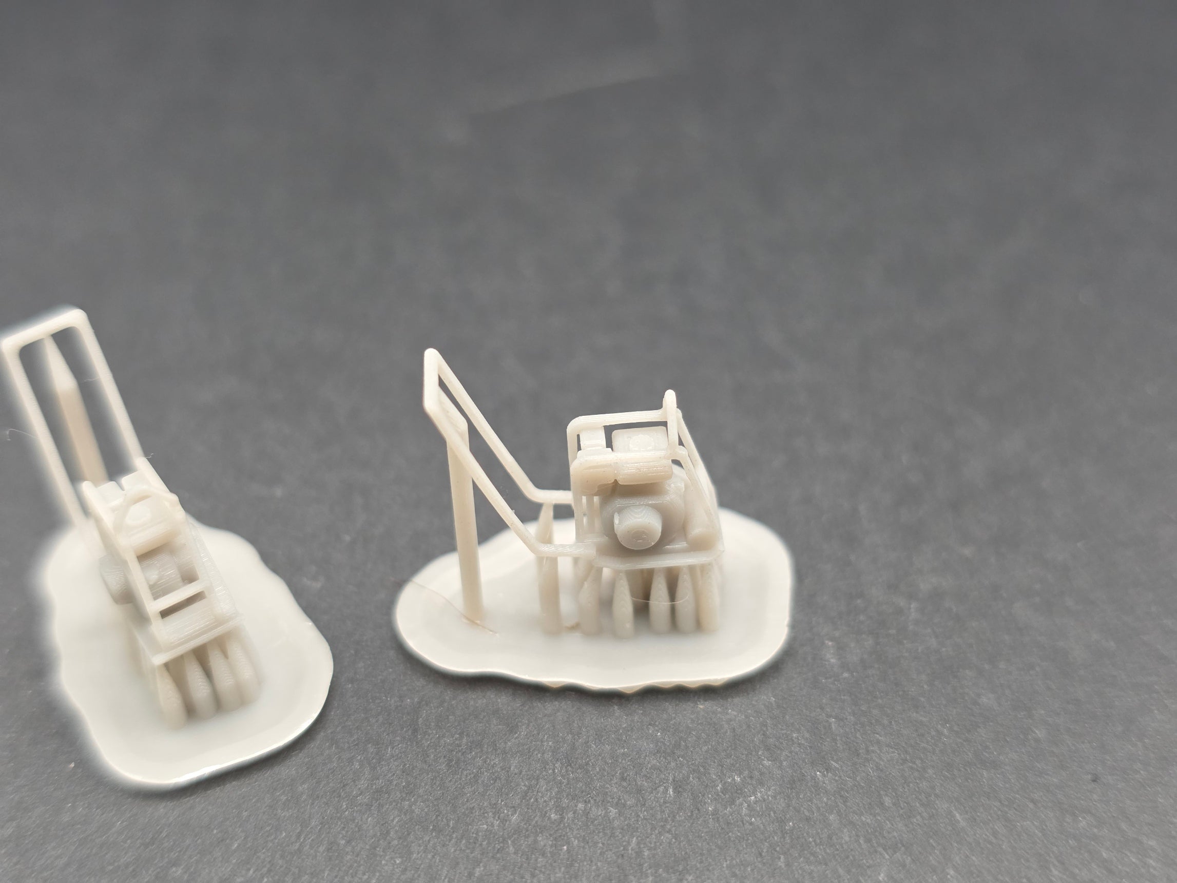 2x Rüttelplatte klein Für Pflaster/Asphalt im Maßstab 1/87 H0