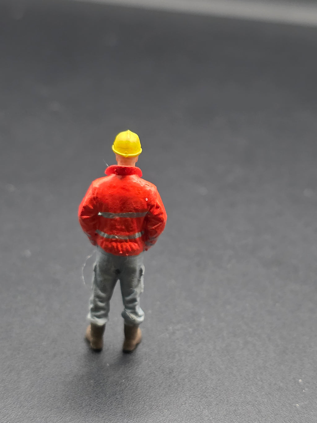 Bauarbeiter in Warnjacke im Maßstab 1/50 Hand Bemalt