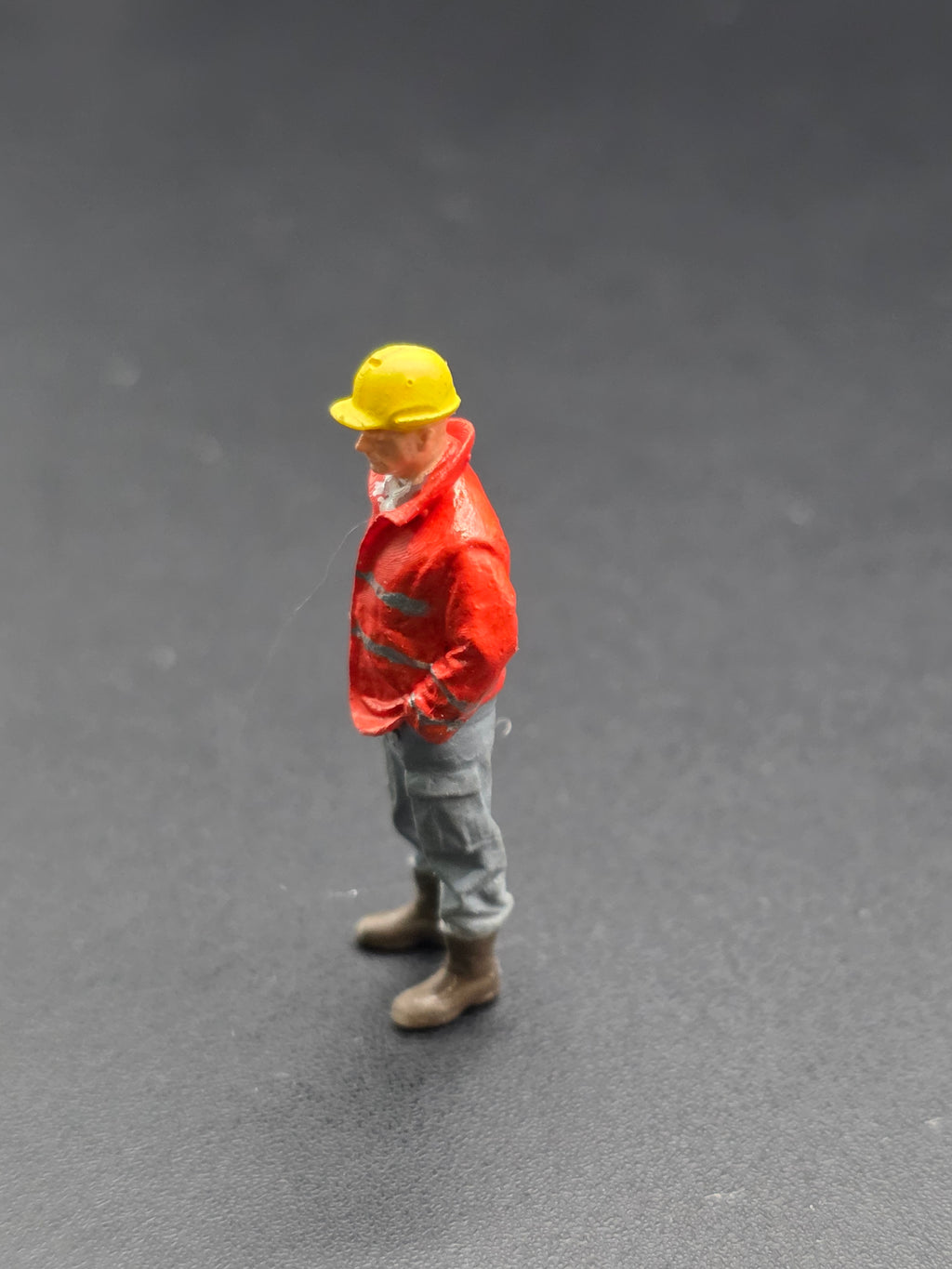 Bauarbeiter in Warnjacke im Maßstab 1/50 Hand Bemalt