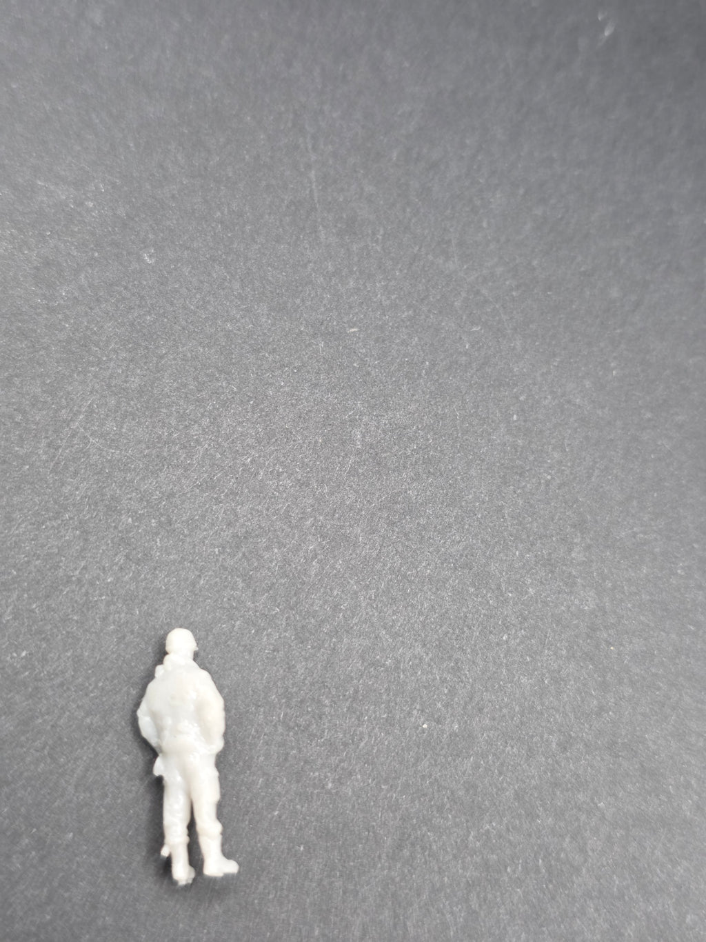 Bauarbeiter in Warnjacke im Maßstab 1/87