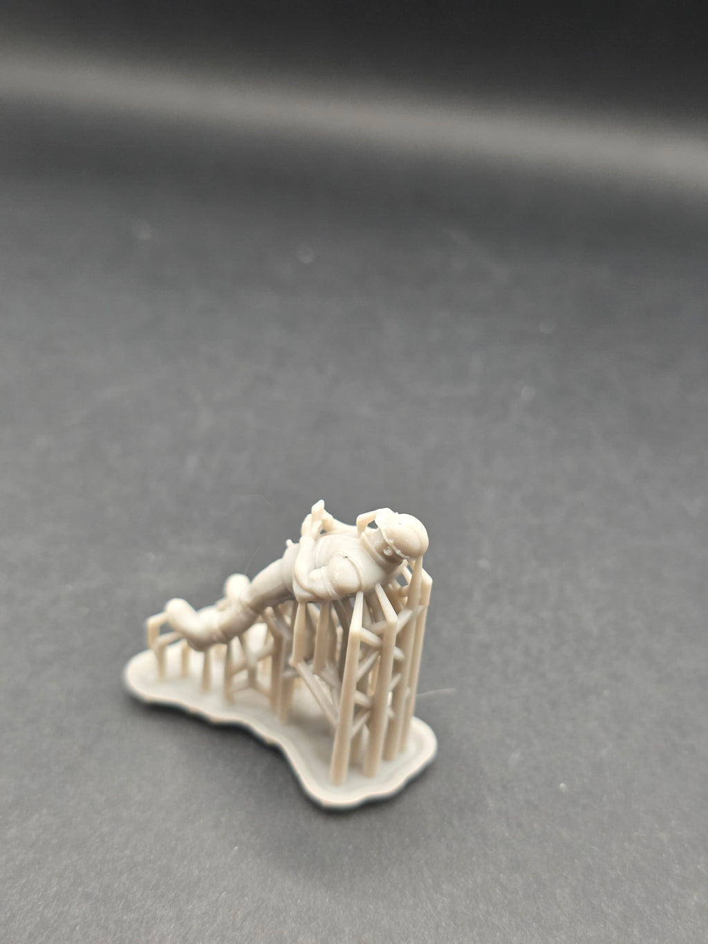 Bauarbeiter in Warn Schutz Weste im Maßstab 1/50