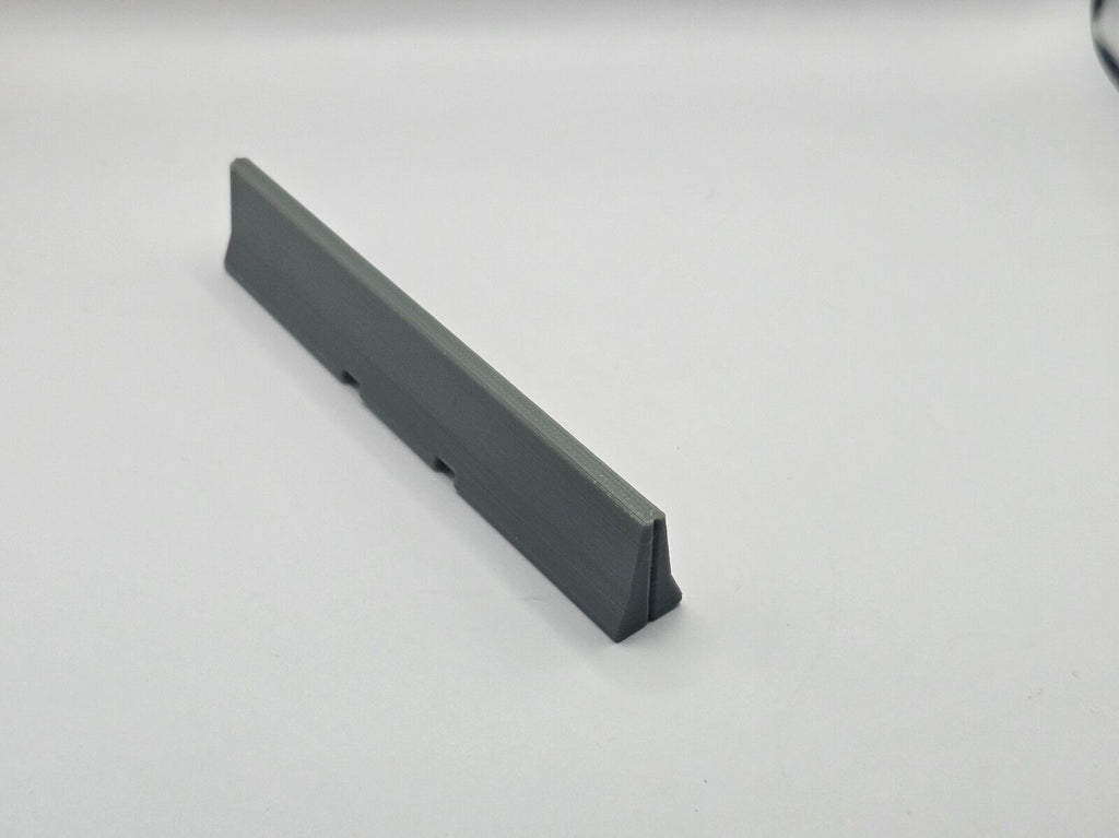 Beton Leitwand / Fahrbahnbegrenzung / Beton Absperrung  1/50 Ladegut