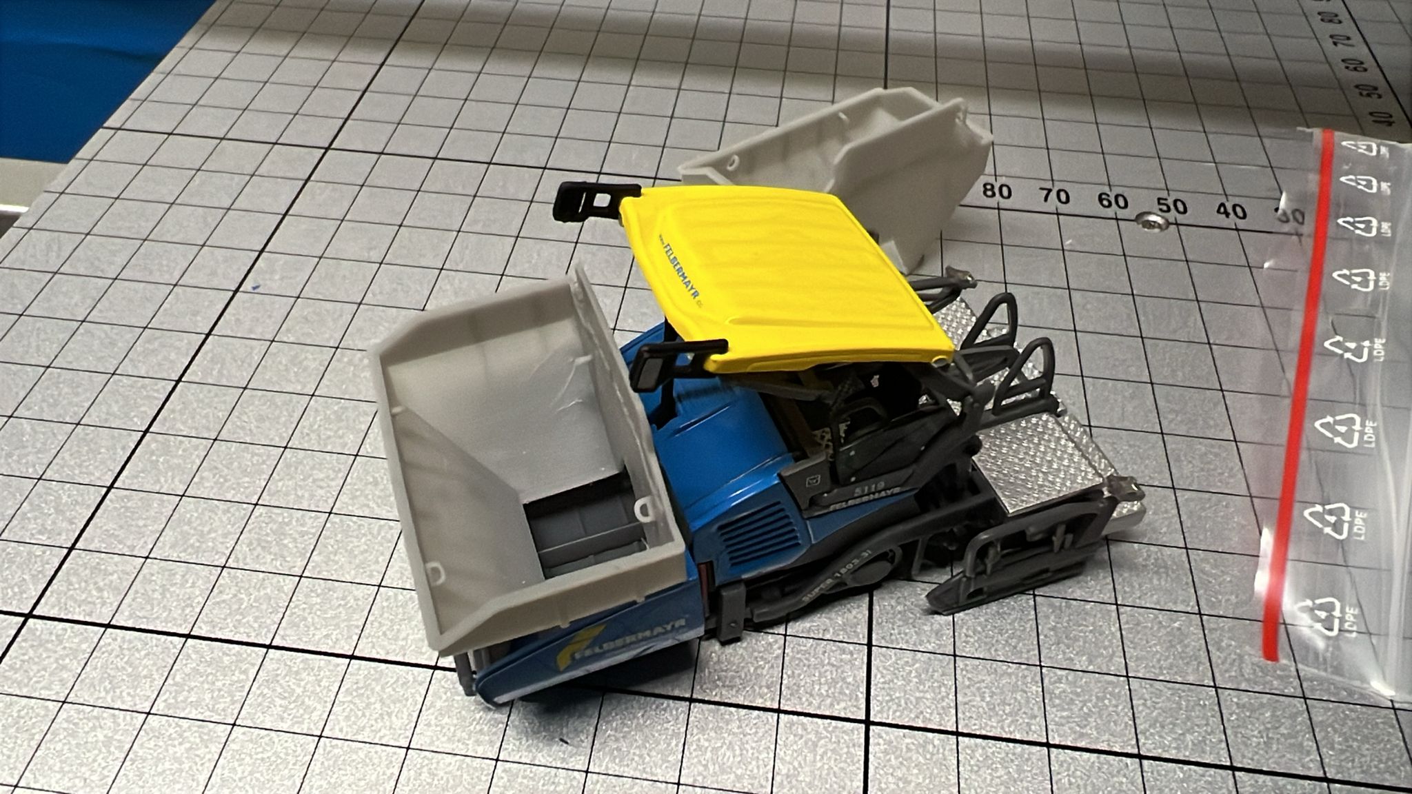 Asphalt Bunker/ Bunker für Fertiger im Maßstab1/87