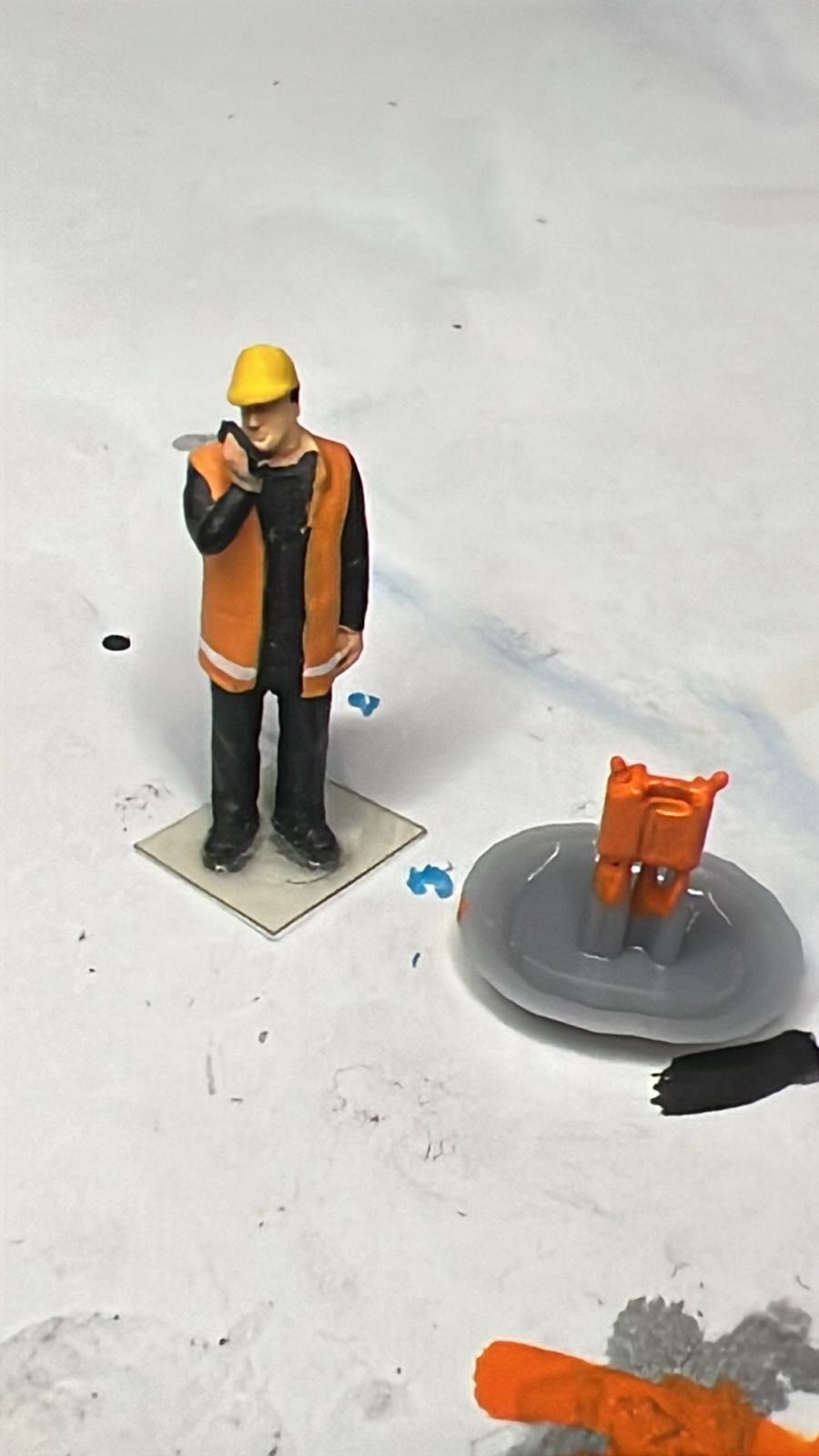 4 x Doppel Kanister für Motorsäge im Maßstab 1/87