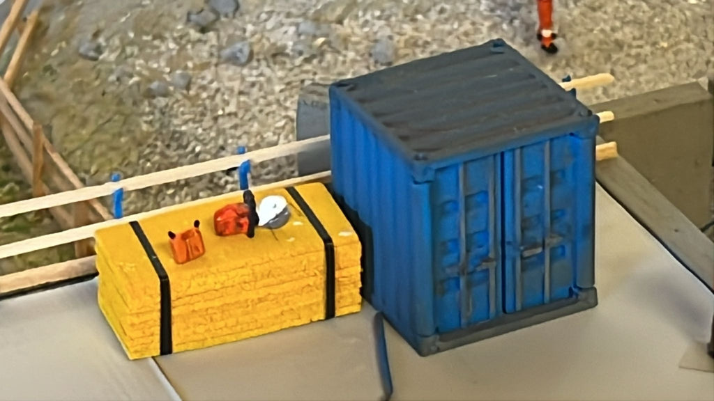 4 x Doppel Kanister für Motorsäge im Maßstab 1/87