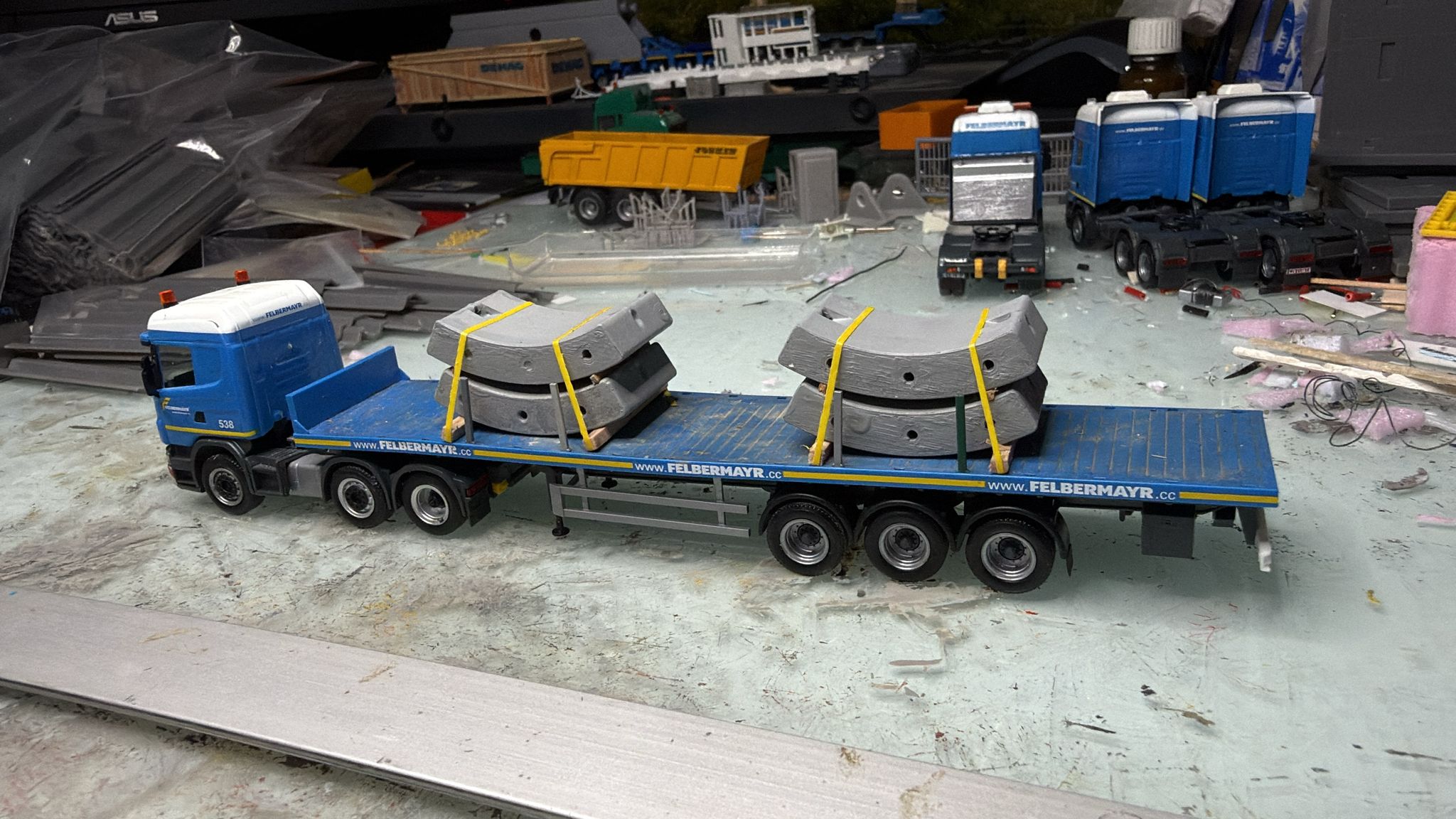 Tübinge/ Betontübinge/Tunnelbau Segmente im Maßstab 1/87 Ladegut H0