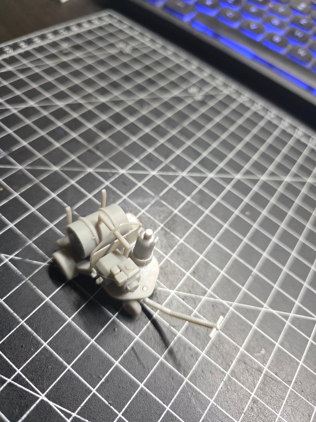 Bitumen Haftkleber Spritzmaschine (Spritzmaus ) im Maßstab 1/50