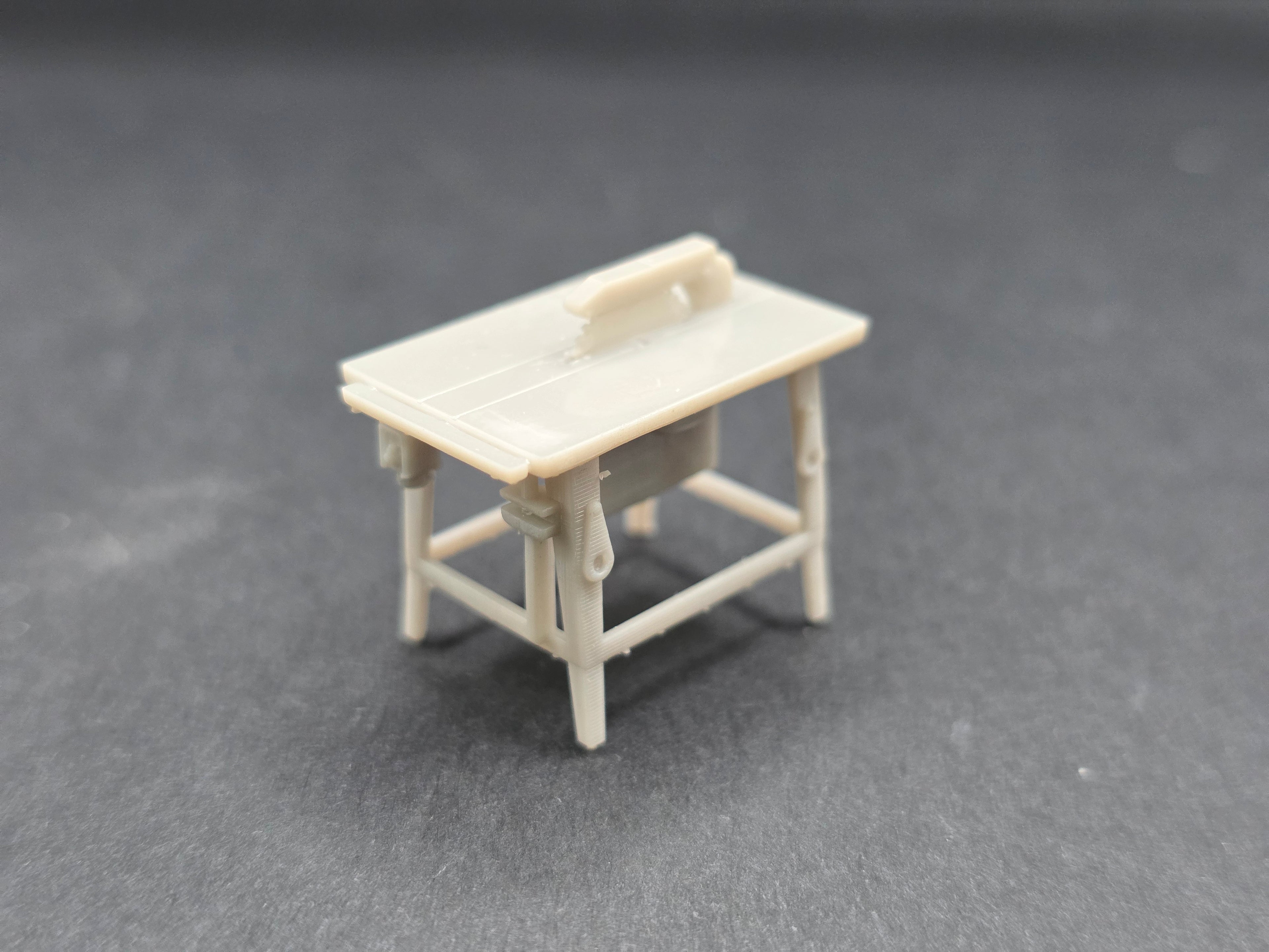 Kreissäge/ Bau Kreissäge im Maßstab 1/50