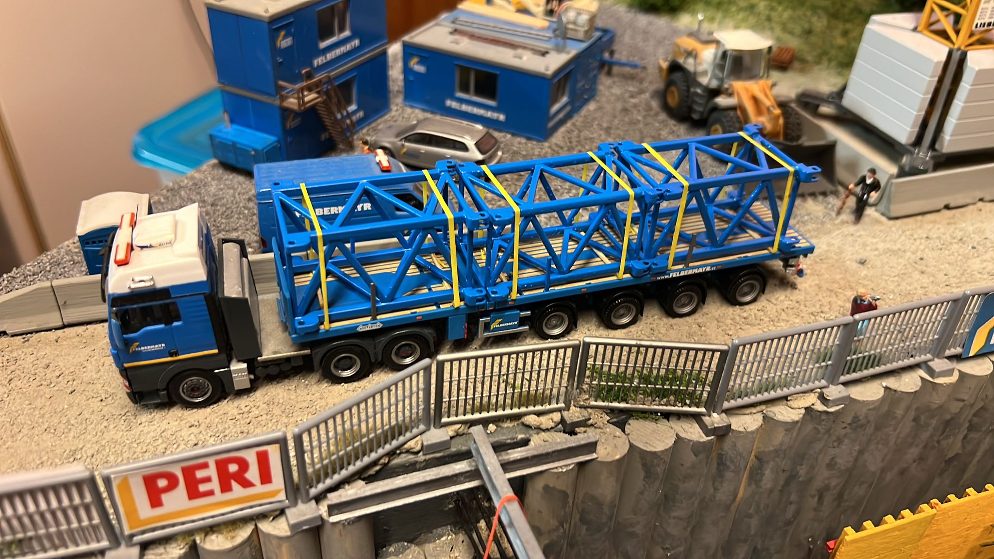 3x Turm Segment TDK im Maßstab 1/87 Ladegut